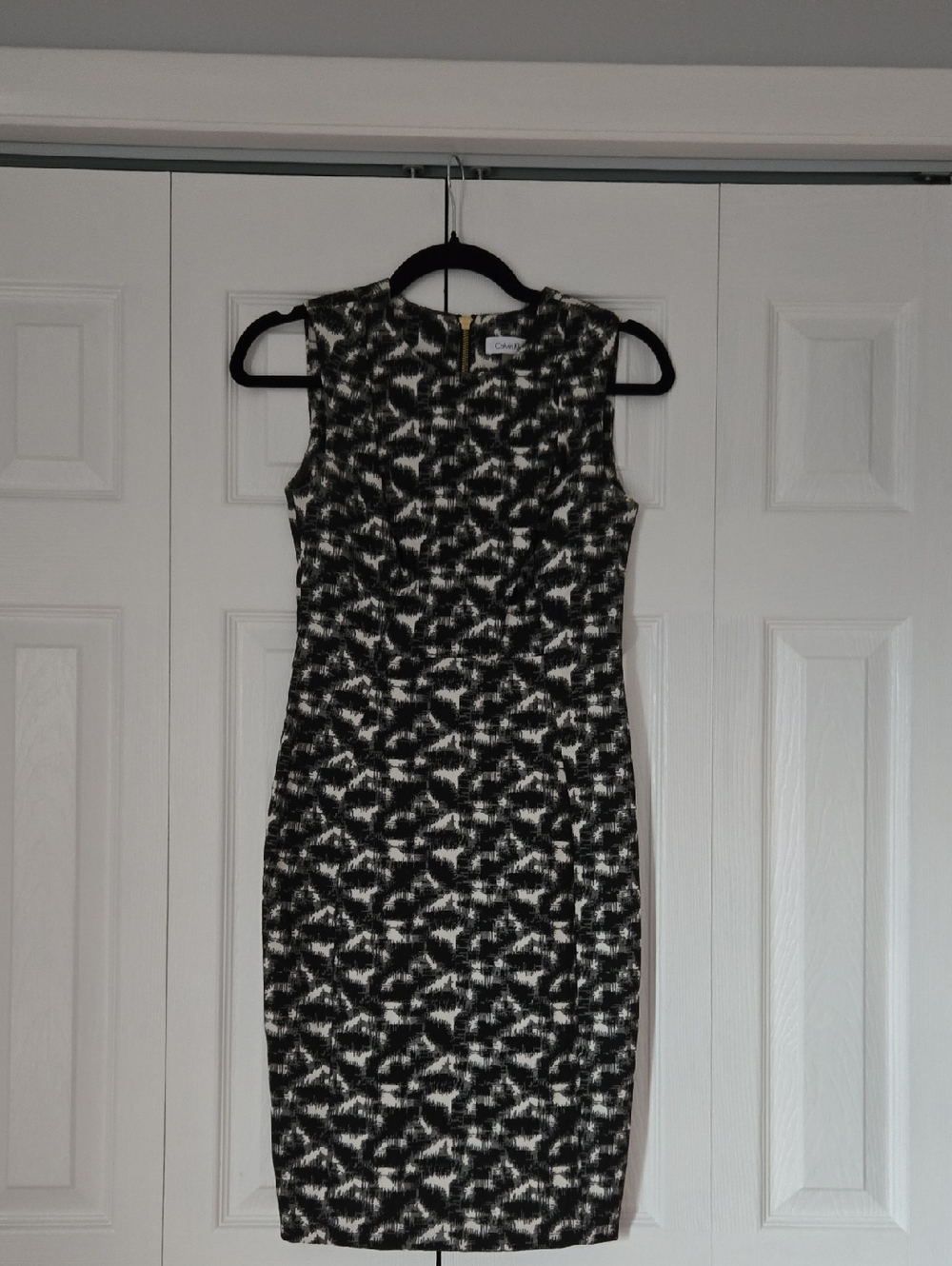 Calvin Klein Black and White Sleeveless Sheath Midi Dress